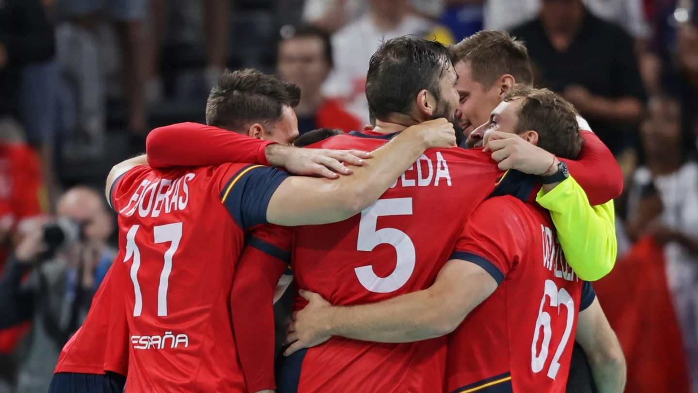 La selección de balonmano celebra un triunfo La selección de balonmano celebra un triunfo