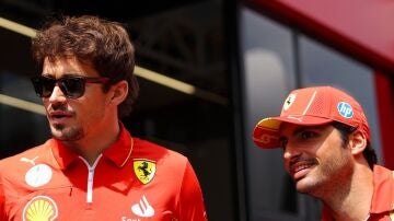 Charles Leclerc, con Carlos Sainz