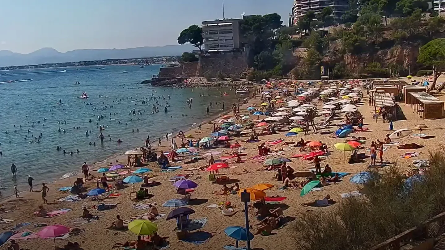 Vista de la playa Del Capellans de Salou el 11 de agosto Vista de la playa Del Capellans de Salou el 11 de agosto