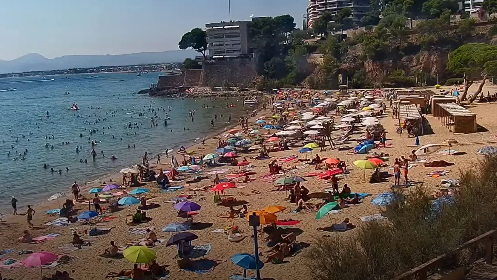 Vista de la playa Del Capellans de Salou el 11 de agosto