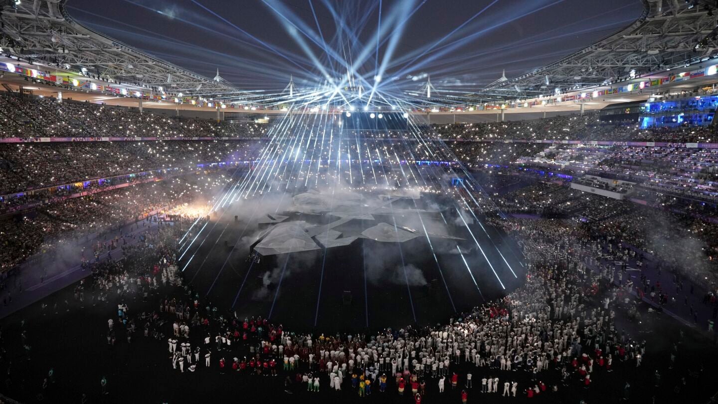 El Stade de France, durante la ceremonia de clausura de los Juegos Ol&iacute;mpicos de Par&iacute;s 2024