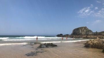 Playa pequeña de A Frouxeira