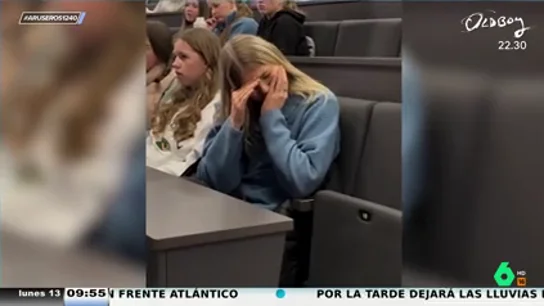 La sorprendente reacción de unos estudiantes de Medicina al ver una cesárea: "No pueden ni mirar" La sorprendente reacción de unos estudiantes de Medicina al ver una cesárea: "No pueden ni mirar"