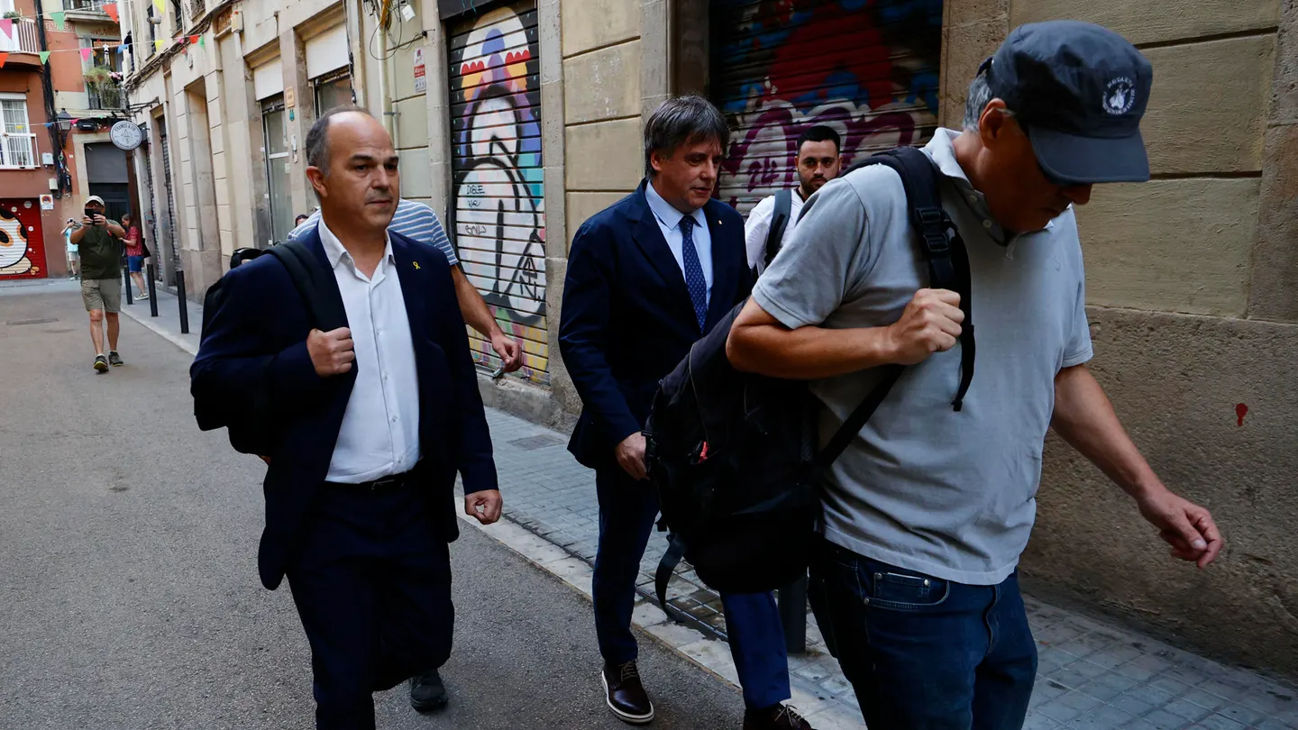 Carles Puigdemont, junto a Jordi Turull el día que regresó a Barcelona. Carles Puigdemont, junto a Jordi Turull el día que regresó a Barcelona.