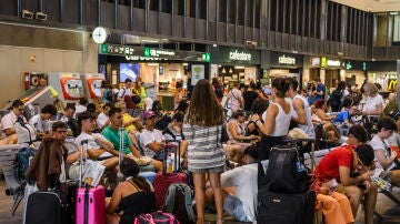 Imagen de este mes de agosto de la Estación de Santa Justa de Sevilla afectada por los retrasos de trenes.