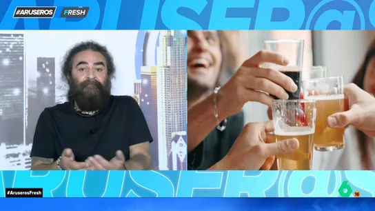 El Sevilla reacciona al estudio del biólogo David Bueno que dice que tomar cerveza con los amigos es bueno para el cerebro El Sevilla reacciona al estudio del biólogo David Bueno que dice que tomar cerveza con los amigos es bueno para el cerebro