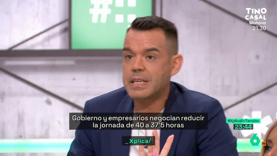 Camarero expone la dificultad de aplicar la reducción de jornada en la hostelería: "Por eso no se ha llegado a un acuerdo" Camarero expone la dificultad de aplicar la reducción de jornada en la hostelería: "Por eso no se ha llegado a un acuerdo"