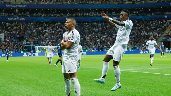 Mbappé celebra sul gol con Vinicius Mbappé celebra sul gol con Vinicius