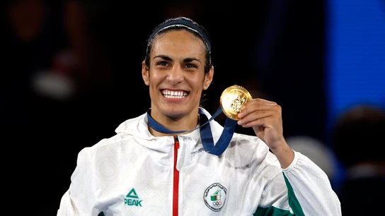 Imane Khelif, de Argelia, ganadora de la medalla de oro en la final femenina de 66 kg de los Juegos Olímpicos de París 2024 Imane Khelif, de Argelia, ganadora de la medalla de oro en la final femenina de 66 kg de los Juegos Olímpicos de París 2024