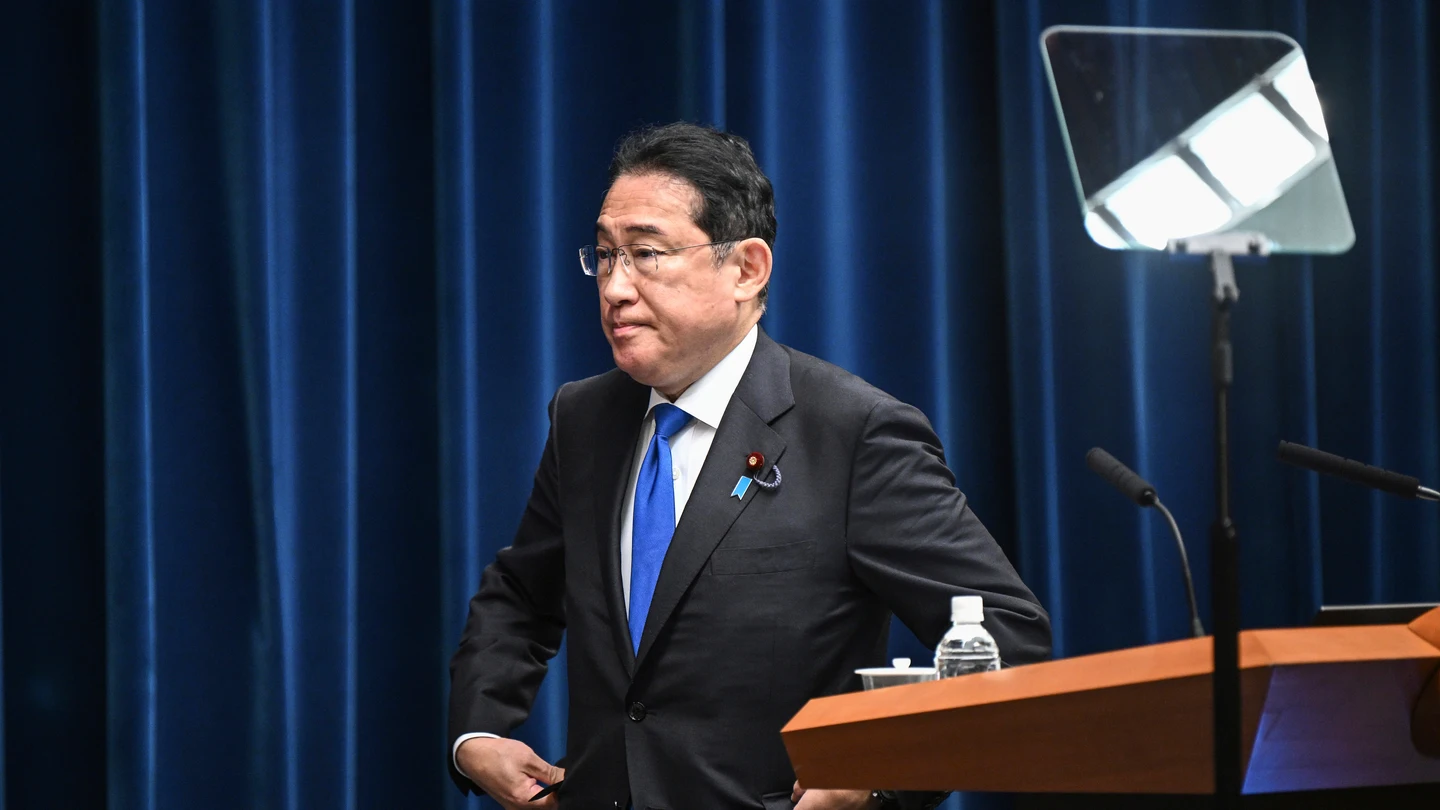 El primer ministro de Japón, Fumio Kishida, tras anunciar su renuncia a ser candidato a la reelección El primer ministro de Japón, Fumio Kishida, tras anunciar su renuncia a ser candidato a la reelección