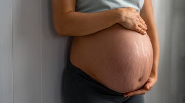 Una mujer embarazada