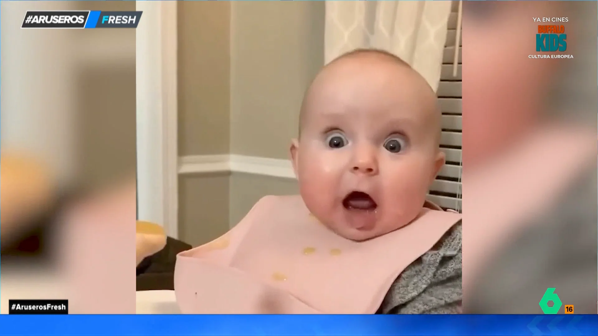 La cara de emoción de este bebé al comer su 'potito' favorito no tiene rival: esto es pasión por la comida