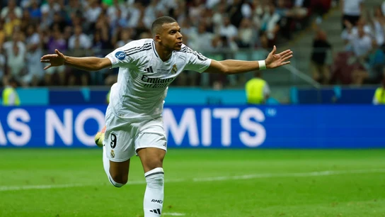 Mbappé celebra su primer gol con el Real Madrid Mbappé celebra su primer gol con el Real Madrid