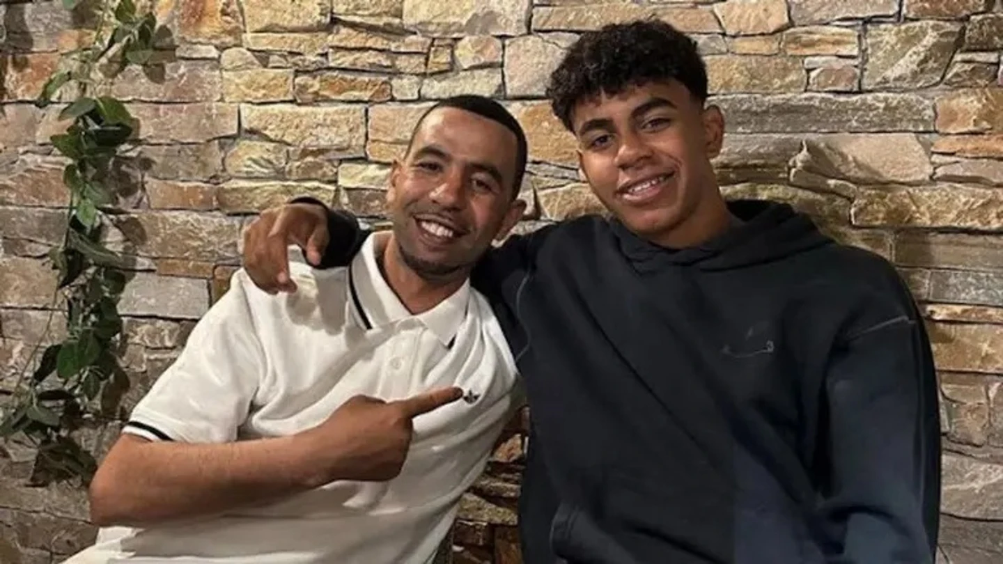 Lamine Yamal y su padre, Mounir Nasraoui Lamine Yaml y su padre, Mounir Nasraoui