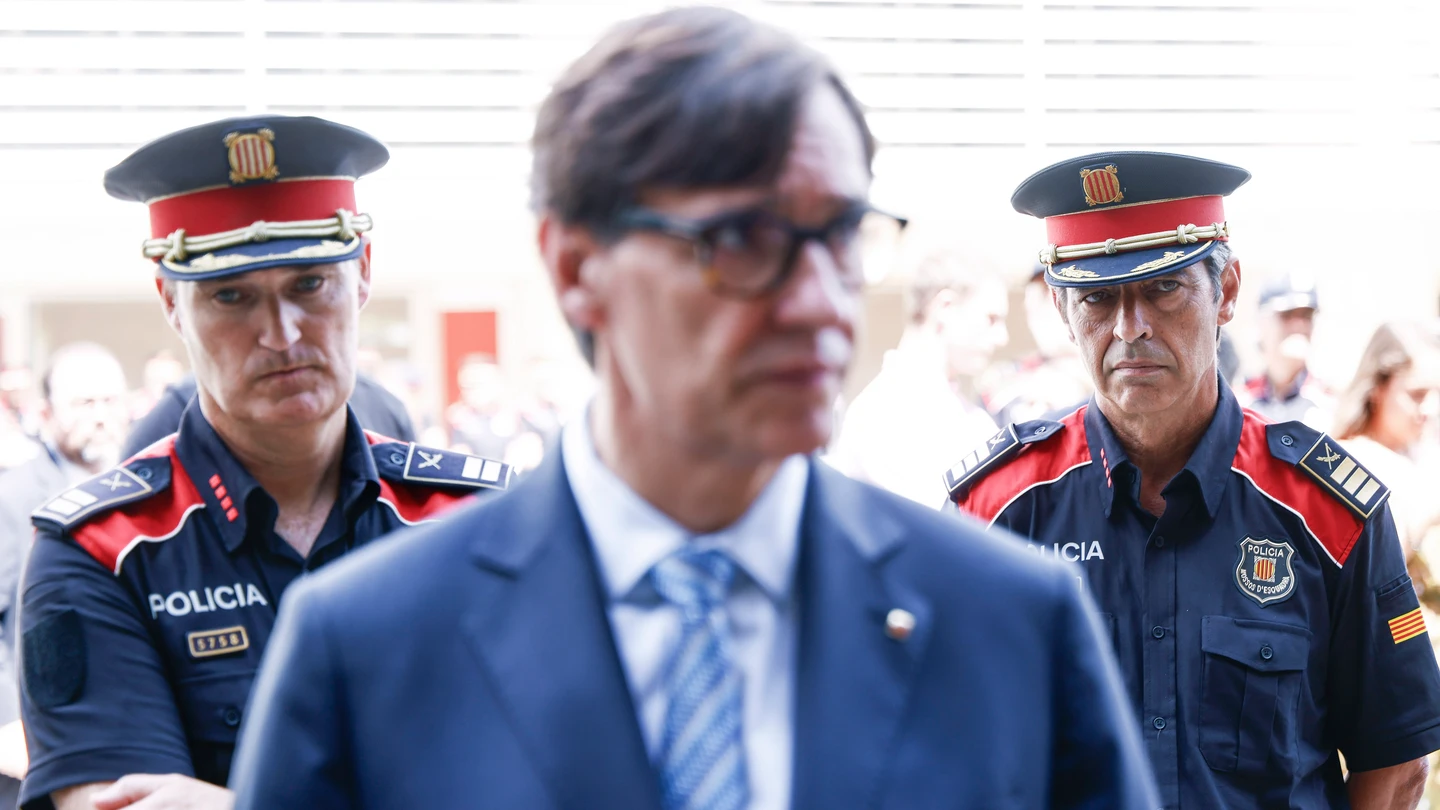 Visita del presidente de la Generalitat, Salvador Illa, a la sede central de los Mossos d'Esquadra. Visita del presidente de la Generalitat, Salvador Illa, a la sede central de los Mossos d'Esquadra.