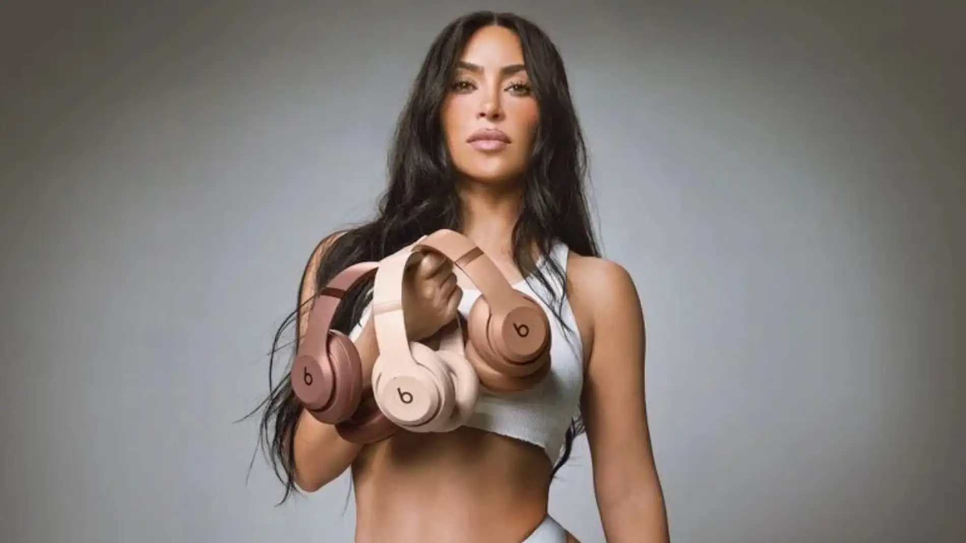 Beats y Kim Kardashian se unen para lanzar una versión exclusiva de los Beats Studio Pro Beats y Kim Kardashian se unen para lanzar una versión exclusiva de los Beats Studio Pro