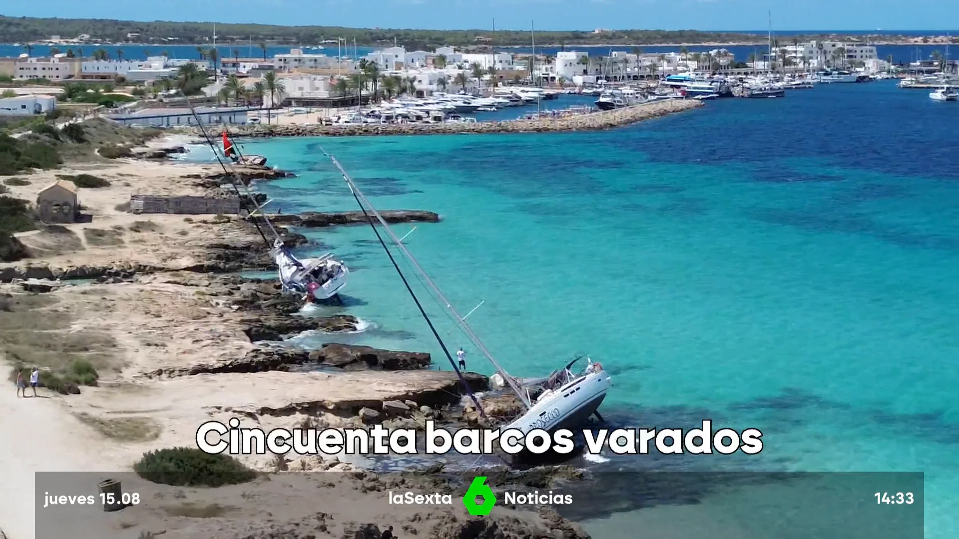 cincuenta barcos varados