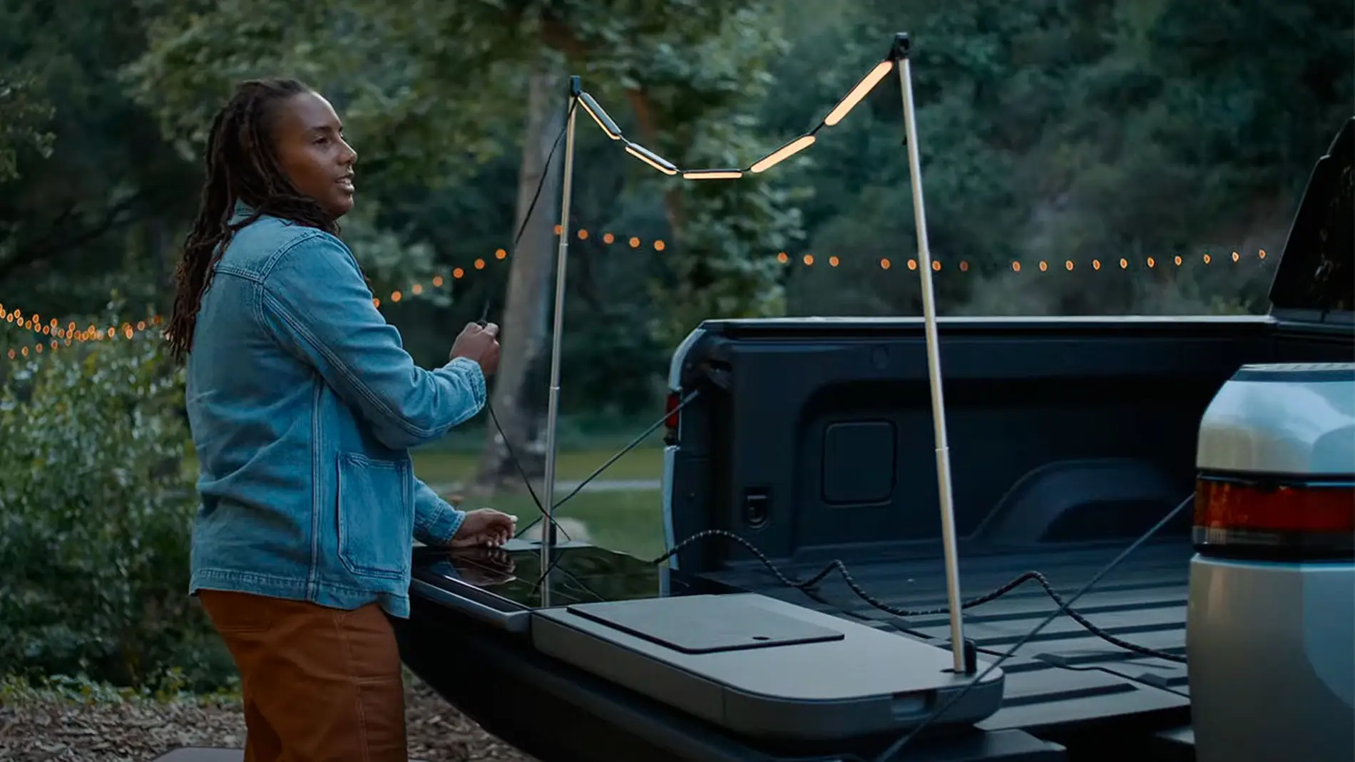 La nueva Travel Kitchen con su guirnalda LED encendida La nueva Travel Kitchen con su guirnalda LED encendida