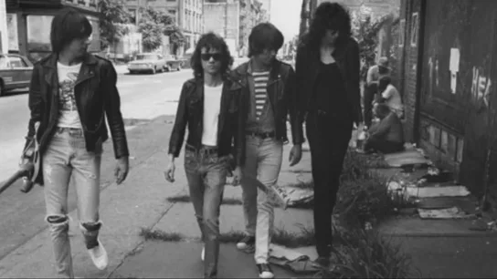 Los integrantes de Los Ramones, en una imagen de archivo Imagen en la que se ve a los integrantes de Los Ramones paseando por la calle