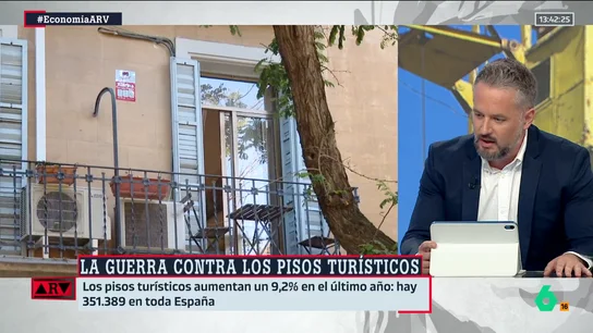 La "solución" de Basteiro a los pisos turísticos: "Hay que regular y regular bien" La "solución" de Basteiro a los pisos turísticos: "Hay que regular y regular bien"