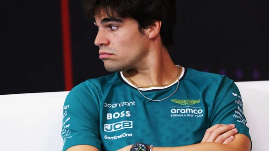 Lance Stroll, mirando a un lado Lance Stroll, mirando a un lado
