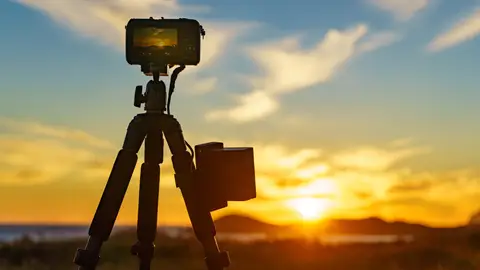 Cámara capturando un atardecer Cámara capturando un atardecer