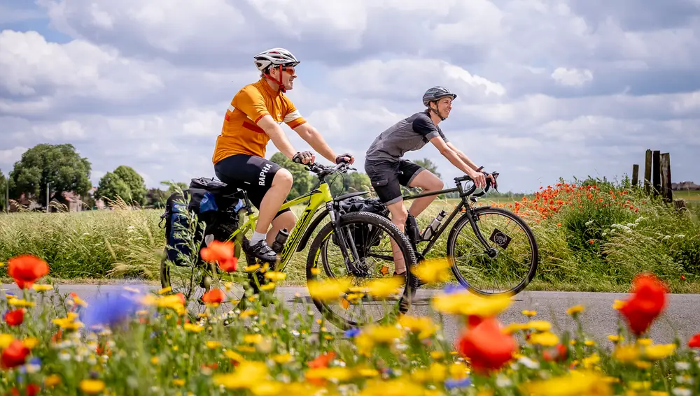Ciclistas entre Tournai y Mons Ciclistas entre Tournai y Mons