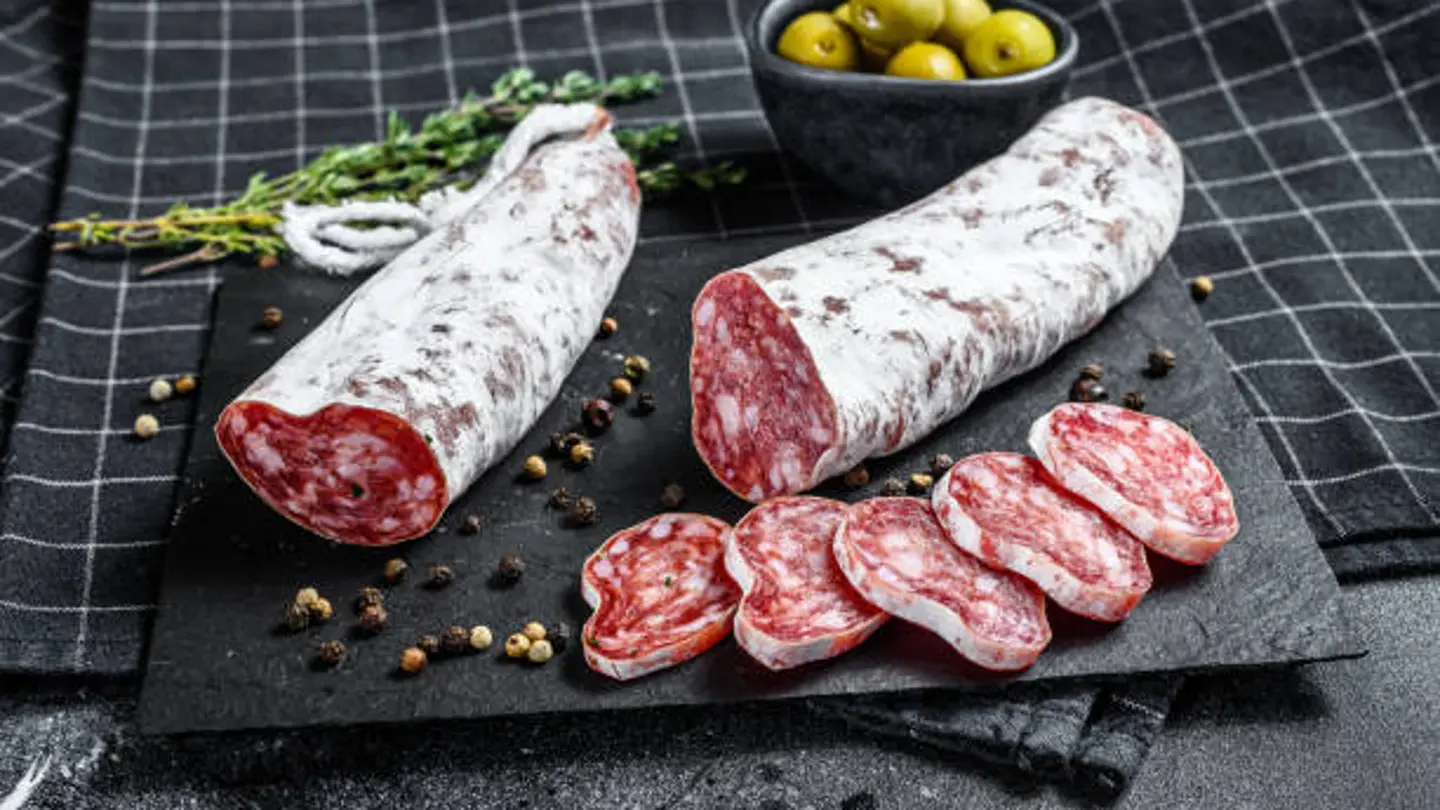 Detectan salmonella en un lote de "fuet" de la marca BonArea distribuido en siete regiones Surtido de fuet emplatado con aceitunas