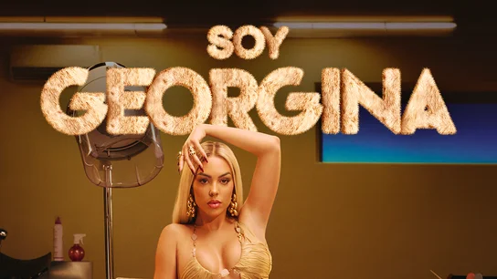 Georgina Rodríguez reaparece con el pelo rubio para promocionar la tercera temporada de su reality 'Soy Georgina'. Poster de la tercera temporada de 'Soy Georgina' con Georgina posando con el pelo rubio.