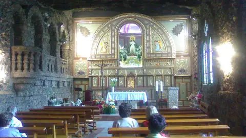 Interior del Santuario de Nuestra Señora de la Esperanza de Calasparra Interior del Santuario de Nuestra Señora de la Esperanza de Calasparra