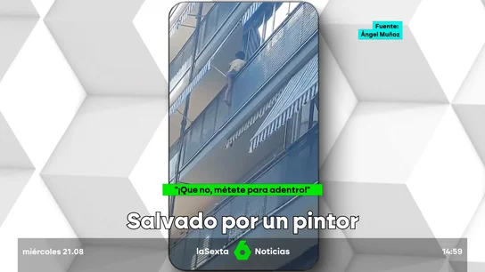 Un pintor rescata a un niño con medio cuerpo fuera de un balcón en Alicante Un pintor rescata a un niño con medio cuerpo fuera de un balcón en Alicante