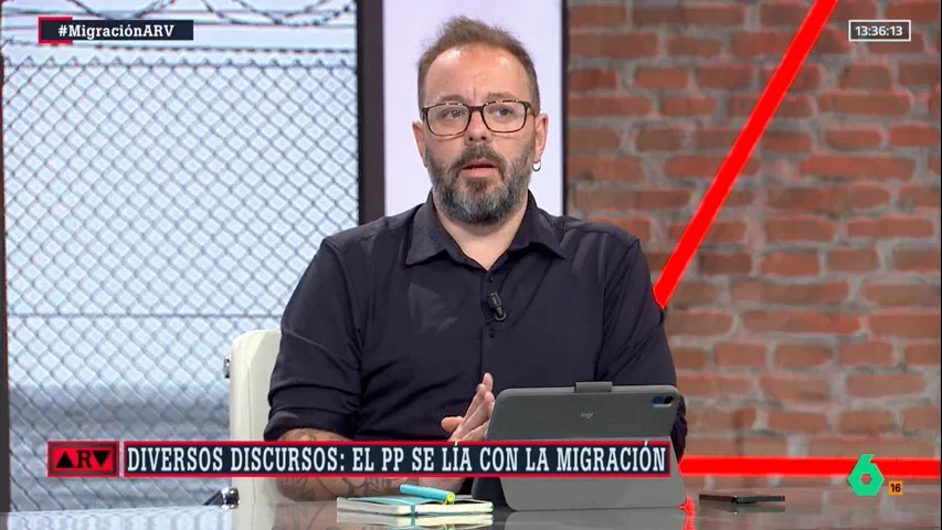 Antonio Maestre, tras el mensaje xenófobo de Albiol: "El racismo le viene bien al PP"