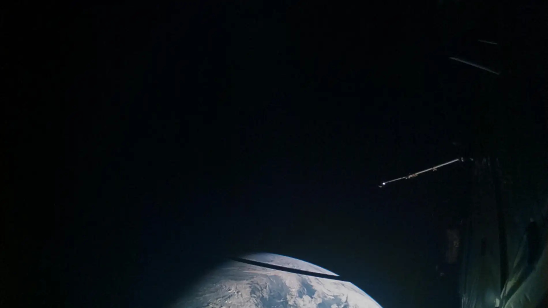 La nave Juice junto al planeta Tierra La nave Juice junto al planeta Tierra