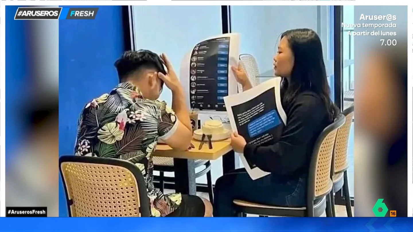 Una joven imprime los mensajes de su novio en Instagram a otras chicas a tamaño póster para pedirle explicaciones Una joven imprime los mensajes de su novio en Instagram a otras chicas a tamaño póster para pedirle explicaciones