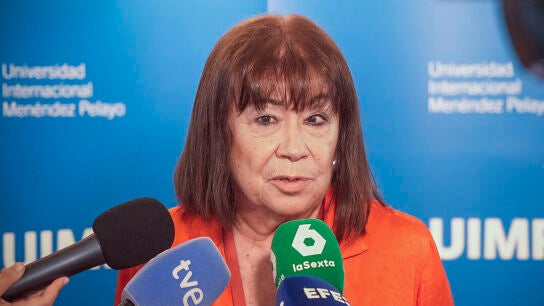 La presidenta del PSOE, Cristina Narbona, considera que "no debe haber ninguna raz&oacute;n de amenaza" por parte de ERC en la medida en que el Gobierno de Espa&ntilde;a "cumpla con la literalidad del pacto" firmado con la formaci&oacute;n republicana. EFE/ ROM&Aacute;N G. AGUILERA