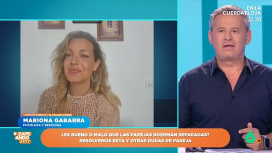 ¿Es beneficioso para la pareja dormir separados? La psicóloga Mariona Gabarra lo aclara Parejas como Victoria y David Beckham o Donald y Melania Trump han expuesto que duermen separados para así mejorar su descanso. Pero, ¿puede tener consecuencias para la pareja? Descúbrelo en el vídeo principal.