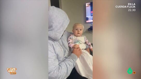 El hombre decidi&oacute; hacerse un cambio de look y grabar el momento en el que se lo mostr&oacute; a su beb&eacute;. La reacci&oacute;n del peque&ntilde;o le provoc&oacute; un ataque de risa. 