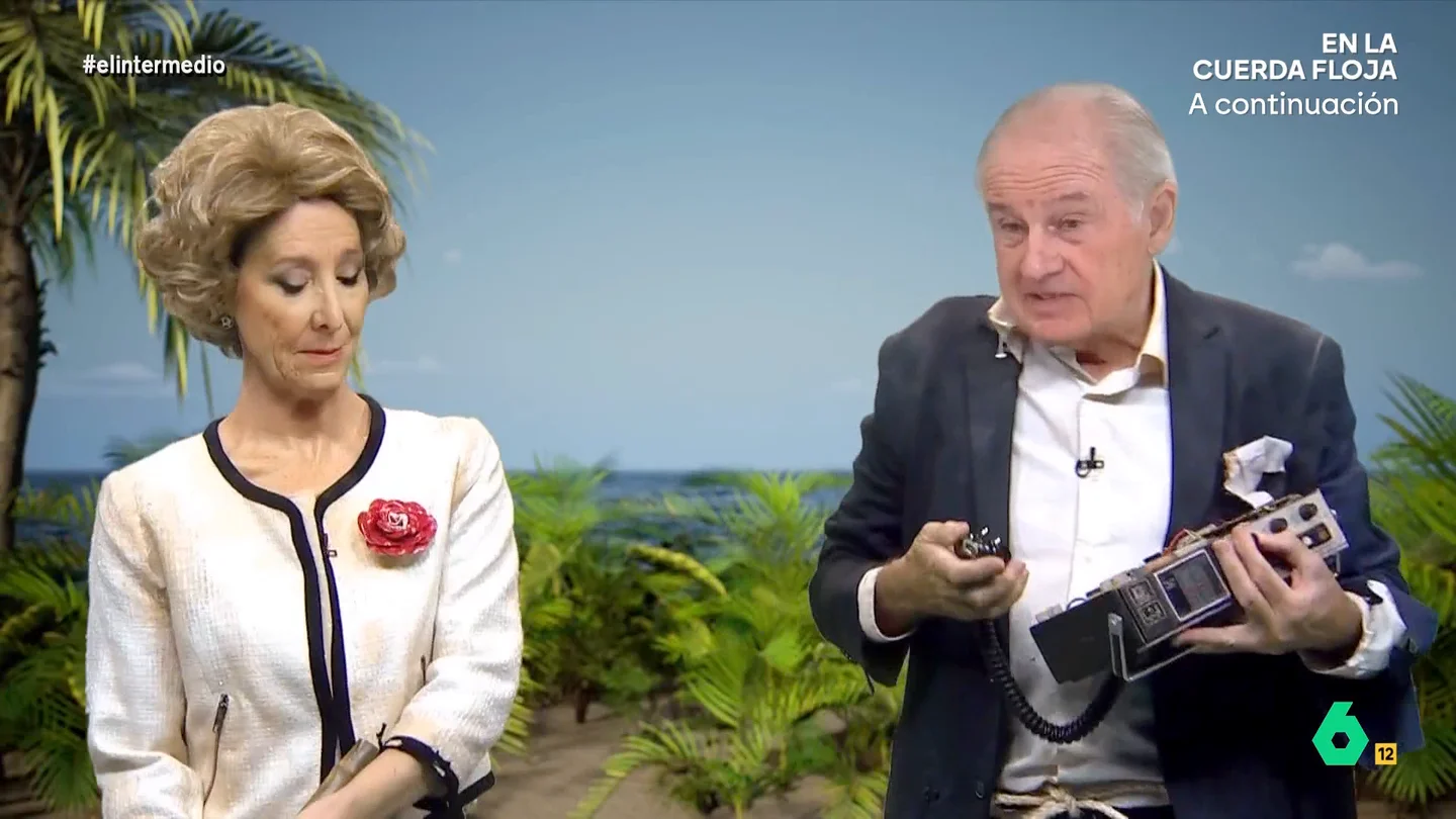 Rodrigo Rato y Esperanza Aguirre encuentran una radio en 'La Isla de los Perdidos' Wyoming y Cristina Gallego se convertían en Rodrigo Rato y Esperanza Aguirre en este sketch, que ahora recupera El Intermedio, donde afrontaban su estancia en una isla desierta con partidas de golf y rescates... de billetes.
