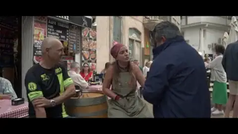 Una camarera de "la zona vasca" de Benidorm sobre sus condiciones laborales: "La propina es un sobresueldo con los ingleses" Una camarera de "la zona vasca" de Benidorm sobre sus condiciones laborales: "La propina es un sobresueldo con los ingleses"