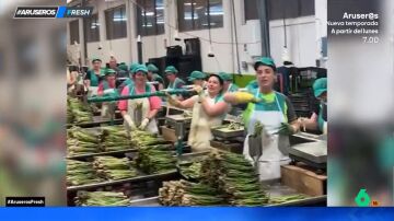 El divertido vídeo viral de unas trabajadoras de una fábrica de Murcia que se vienen arriba cantando por Camela