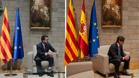 Illa recupera la bandera de España en el despacho del Palau tras su retirada por parte de los gobiernos independentistas previos. Illa recupera la bandera de España en el despacho del Palau tras su retirada por parte de los gobiernos independentistas previos.