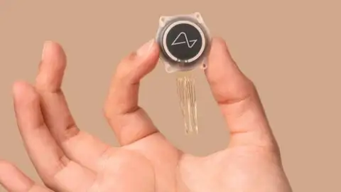 Chip cerebral Neuralink Chip cerebral Neuralink