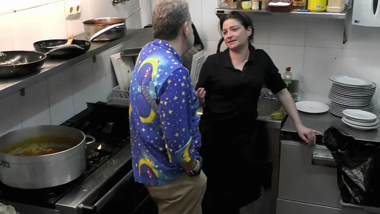 La confesión de una camarera de El Calamar a Chicote sobre su problema con el alcohol: "He perdido trabajos muy buenos" La confesión de una camarera de El Calamar a Chicote sobre su problema con el alcohol: "He perdido trabajos muy buenos"