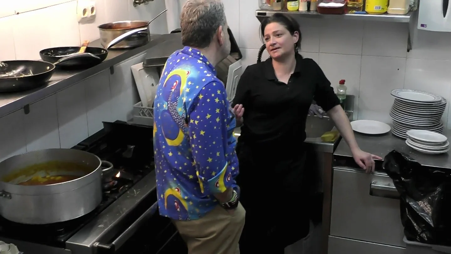 La confesión de una camarera de El Calamar a Chicote sobre su problema con el alcohol: "He perdido trabajos muy buenos" La confesión de una camarera de El Calamar a Chicote sobre su problema con el alcohol: "He perdido trabajos muy buenos"