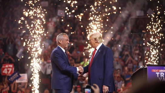Robert F. Kennedy Jr y Donald Trump Robert F. Kennedy Jr y Donald Trump