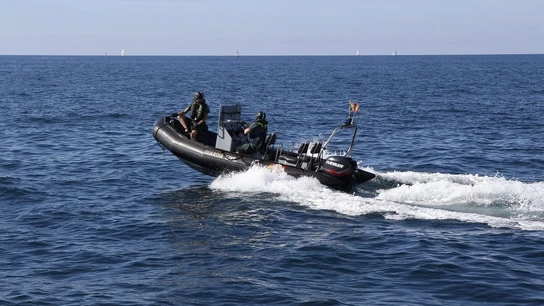 Una lancha de la Guardia Civil en una foto de archivo Una lancha de la Guardia Civil en una foto de archivo