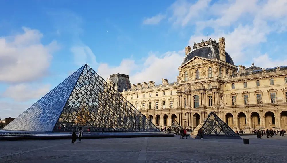 Museo del Louvre. París Museo del Louvre. París