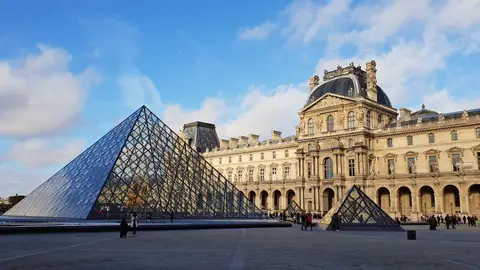 Museo del Louvre. París Museo del Louvre. París