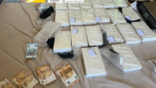 Desmantelan un laboratorio de producción de cocaína instalado bajo una plaza de toros en Puebla de Montalbán (Toledo) Desmantelan un laboratorio de producción de cocaína instalado bajo una plaza de toros en Puebla de Montalbán (Toledo)