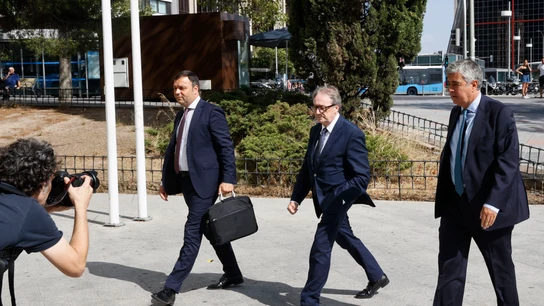 El subdirector general de la Fundación la Caixa, Marc Simón, a su llegada a los juzgados de Plaza Castilla El subdirector general de la Fundación la Caixa, Marc Simón, a su llegada a los juzgados de Plaza Castilla